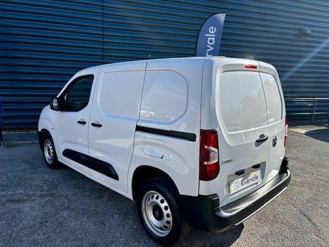 Vauxhall Combo image 10